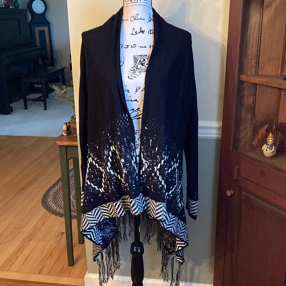 Knox Rose fringed black/ivory cardigan